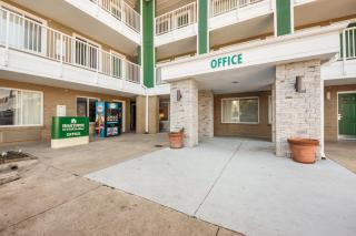 HomeTowne Studios by Red Roof Dallas - Mesquite - 7
