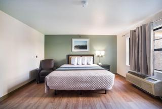 HomeTowne Studios by Red Roof St. Louis - Airport/N Lindbergh - 7