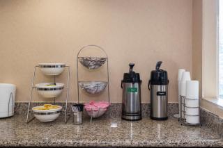 Red Roof Inn & Suites Cincinnati North-Mason - 7