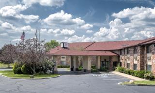 Red Roof Inn & Suites Hermitage - Hermitage - 7