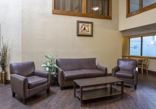 Red Roof Inn & Suites Hermitage - Hermitage - 3