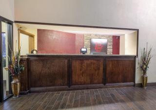 Red Roof Inn & Suites Hermitage - Hermitage - 5