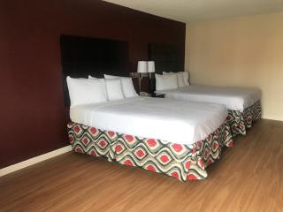 Red Roof Inn & Suites San Angelo - 1