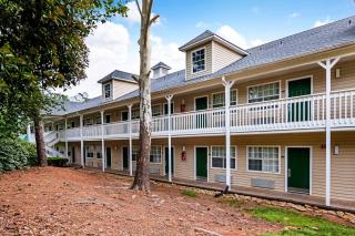 HomeTowne Studios by Red Roof Atlanta – Lawrenceville - 7
