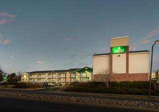 HomeTowne Studios by Red Roof Denver - Thornton - Thornton - 7