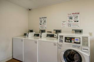 HomeTowne Studios by Red Roof Denver - Airport/Aurora - 1