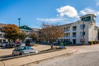 HomeTowne Studios by Red Roof Austin - 7