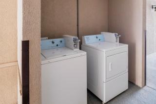 Red Roof Inn & Suites Rome - 2