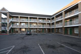 HomeTowne Studios by Red Roof Denver - Lakewood West - Lakewood - 2
