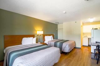 HomeTowne Studios by Red Roof Chicago - Waukegan - Waukegan - 5