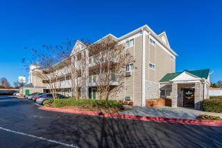 HomeTowne Studios by Red Roof Atlanta - Chamblee - Atlanta - 0