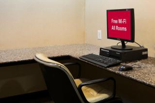 Red Roof Inn & Suites Philadelphia - Bellmawr - Bellmawr - 4