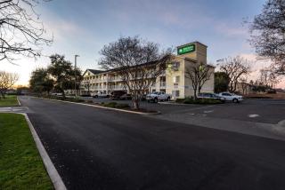 HomeTowne Studios by Red Roof Fresno - West - Fresno - 6
