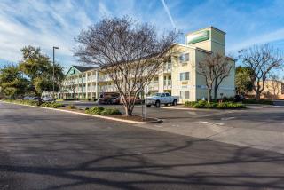HomeTowne Studios by Red Roof Fresno - West - Fresno - 8