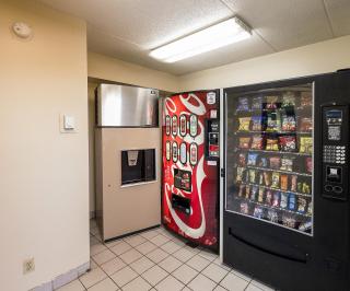 Red Roof Inn Cincinnati East - Beechmont - 1
