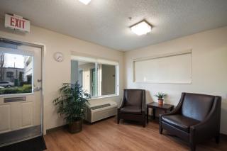 HomeTowne Studios by Red Roof Seattle - Kent/Des Moines - Des Moines - 1