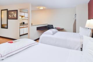 Red Roof Inn PLUS+ & Suites Guilford - Guilford - 1