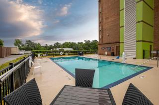 Red Roof Inn & Suites Macon - Macon - 4