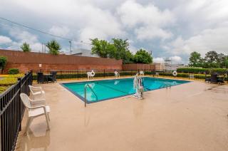 Red Roof Inn & Suites Macon - Macon - 3