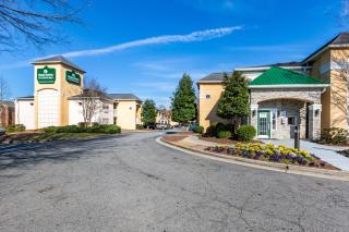 HomeTowne Studios by Red Roof Atlanta NE - Peachtree Corners - Norcross - 2