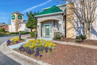 HomeTowne Studios by Red Roof Atlanta NE - Peachtree Corners - Norcross - 6