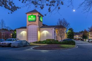 HomeTowne Studios by Red Roof Atlanta NE - Peachtree Corners - 0