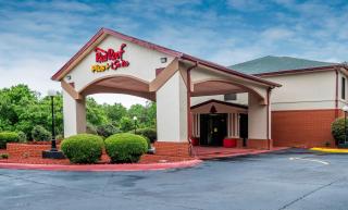 Red Roof Inn PLUS+ & Suites Opelika - Opelika - 8