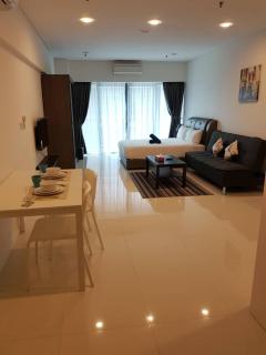 Summer Suites Studios - 1