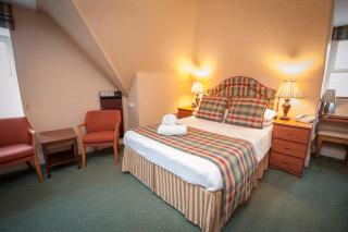 Loch Kinord Hotel - Dinnet - 2