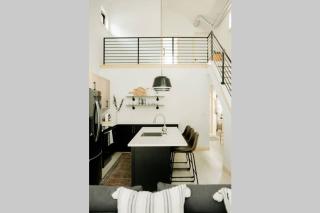 Burnett Cottage - Pine - Cedar Rapids - 3
