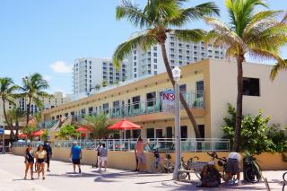 Diane Oceanfront Suites - 7