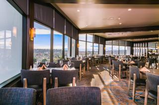Holiday Inn Long Beach - Airport by IHG - Long Beach - 8