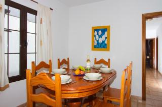 Charming Los Mojones Villa 3 Bedrooms Child Friendly Pool Villa Lise Short Walk To Old Town Puerto Del Carmen - 5