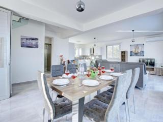 Villa Kono Provoles - Luxury 4 Bedroom Protaras Villa With Stunning Panoramic Sea Views - Protaras - 3