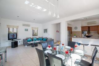 Villa Kanthos - Beautiful 4 Bedroom Protaras Villa With Pool - Close To The Beach - Protaras - 5