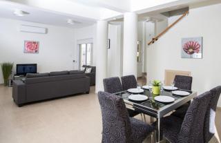 Central Protaras Villa 3 Bedrooms Private Pool Villa Dafnis Morfi Close To Protaras Strip - Protaras - 8