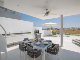 Villa Manta Agrotikos - Stunning 3 Bedroom Protaras Villa With Pool - Close To The Beach - Protaras - 4