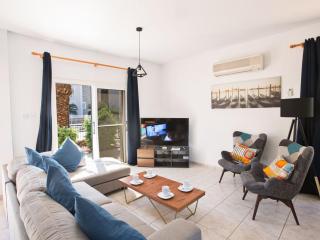 Villa Lefko Sunshine - Lovely 4 Bedroom Protaras Villa With Pool - 2 Minute Walk To Fig Tree Bay - Protaras - 4