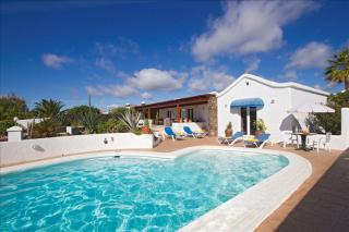 Brilliant Puerto Del Carmen Villa Dos Piedras 4 Bedrooms Private Pool & Rustic Styled Interior - Tías - 8