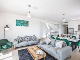 Villa Protaras Gold,Brand New, Luxury 5Bdr Protaras Villa With Private Pool Sea Views - Protaras - 3