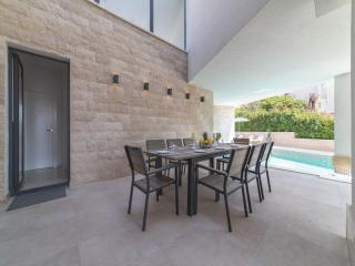 Luxury Villa Trogir 3 with private pool, jacuzzi and gym by the beach on Ciovo - Okrug Donji - Trogir - 7