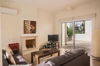 Villa Dafnis Sunshine - Modern 3 Bedroom Central Protaras Villa With Pool - Close To Fig Tree Bay - Protaras - 2