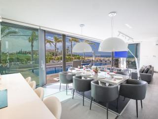 Villa Papadopo - Luxury 3 Bedroom Villa With Private Pool, Hot Tub And Sea Views - 4