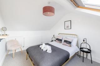 Modern & Spacious 2 Bedroom Maisonette - Bath - 8