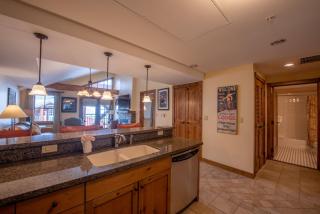 Top Floor 2 bedroom Condo in Mountaineer Square- Slopeside condo - Crested Butte - 4