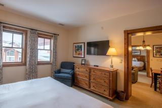 Top Floor 2 bedroom Condo in Mountaineer Square- Slopeside condo - Crested Butte - 2