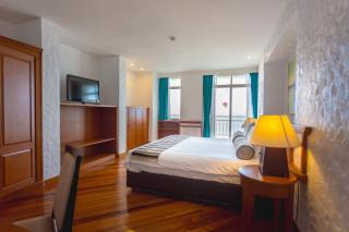 Waterfront Suites Phuket by Centara - Strand Karon - 5