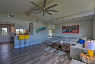 Eclectic Escape with Pool Walk to Ormond Beach - Ormond Beach - 3