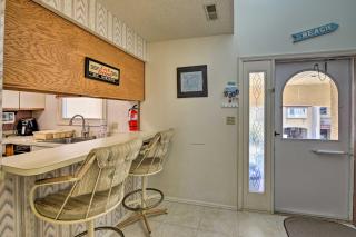 Townhome with Balcony Less Than 1 Mi to Wildwood Crest BCH! - Wildwood Crest - 3