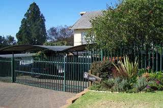 Lion's Den guesthouse - 6